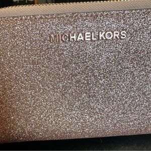 michael kors wristlet